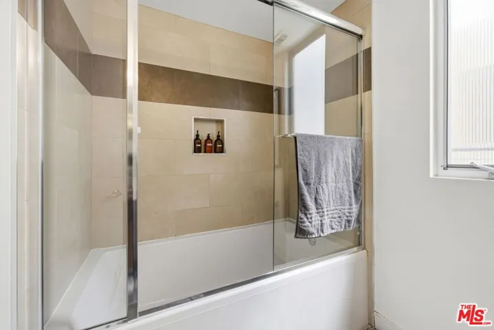5911 Saturn Street, Los Angeles, California 90035