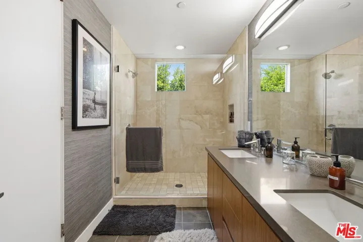 5911 Saturn Street, Los Angeles, California 90035