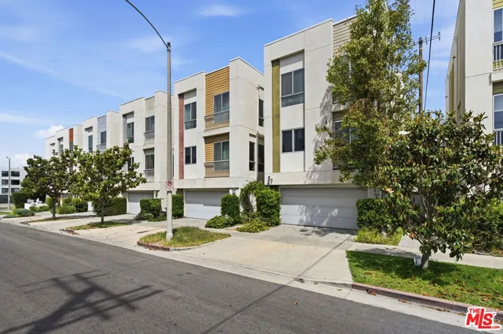5911 Saturn Street, Los Angeles, California 90035