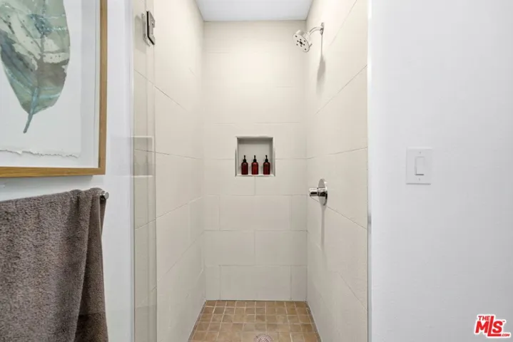 5911 Saturn Street, Los Angeles, California 90035