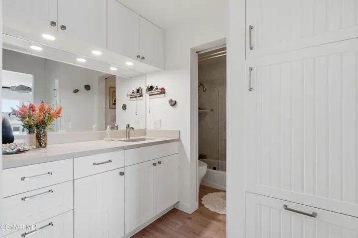 Penthouse 407 Bath 1