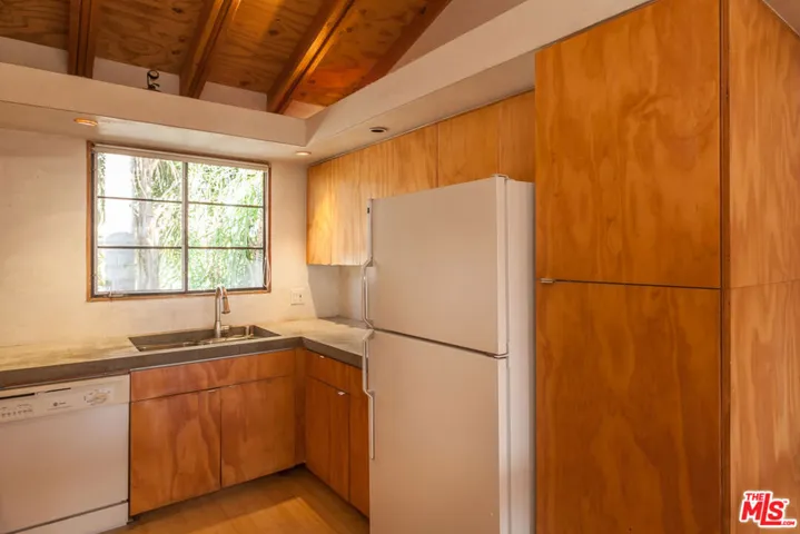 325 Indiana Avenue 4, Los Angeles, California 90291