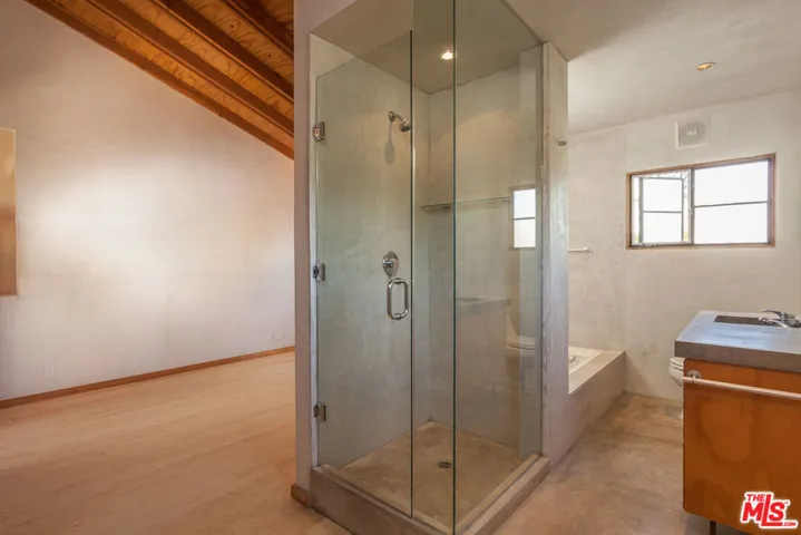 325 Indiana Avenue 4, Los Angeles, California 90291