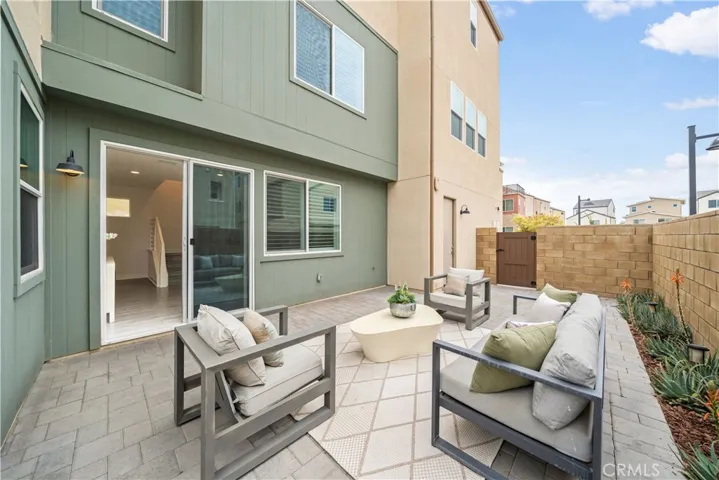 333 Baluster, Irvine, California 92618