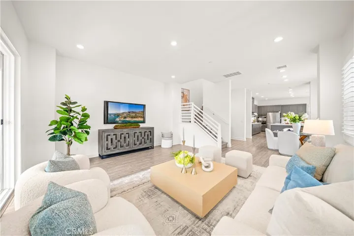 333 Baluster, Irvine, California 92618