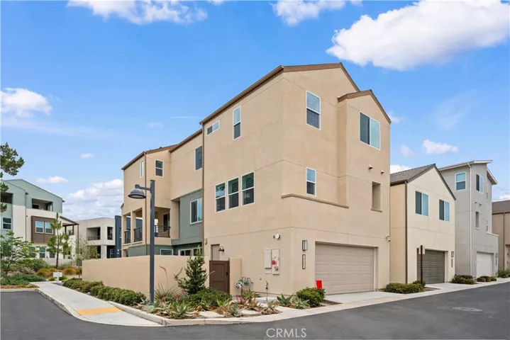 333 Baluster, Irvine, California 92618