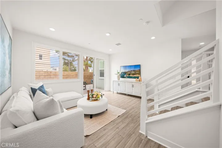 333 Baluster, Irvine, California 92618