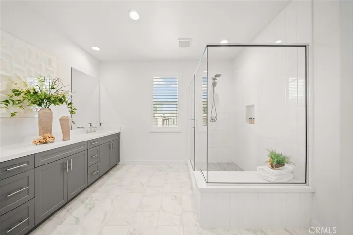 333 Baluster, Irvine, California 92618
