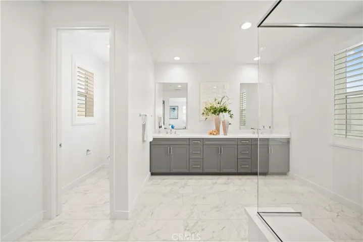 333 Baluster, Irvine, California 92618