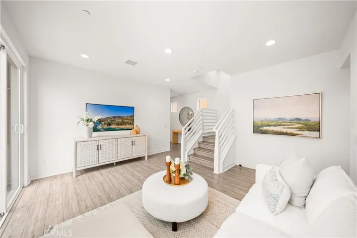 333 Baluster, Irvine, California 92618