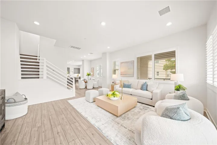 333 Baluster, Irvine, California 92618