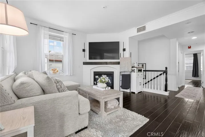 28142 Ashbrook, Valencia, California 91354