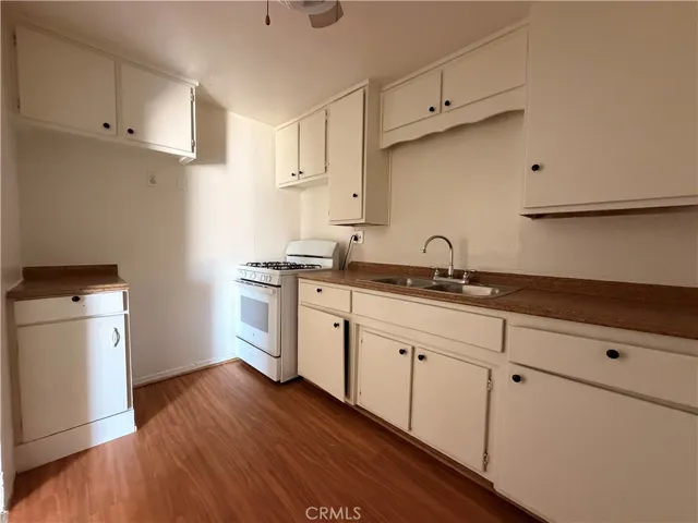 36528 Irwin B, Barstow, California 92311