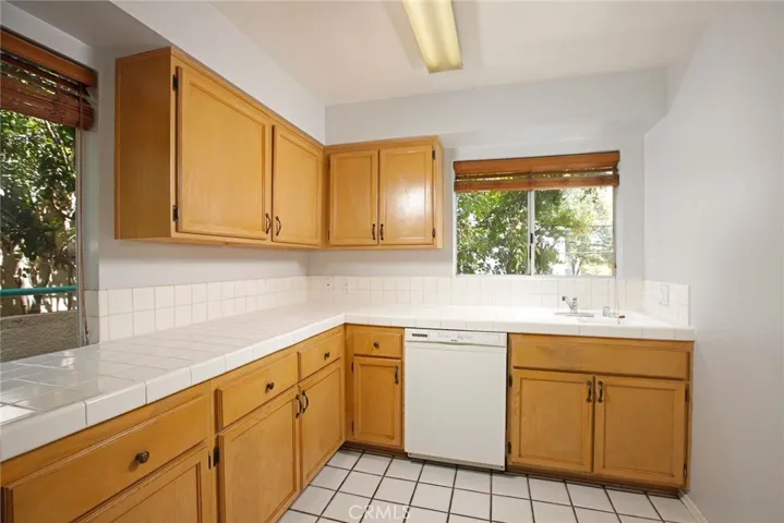 1421 5th 10, Glendale, California 91201