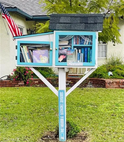 Neighborhood library