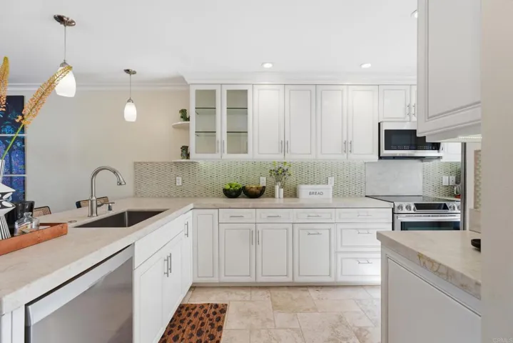 1907 Estrella De Mar Court A, Carlsbad, California 92009