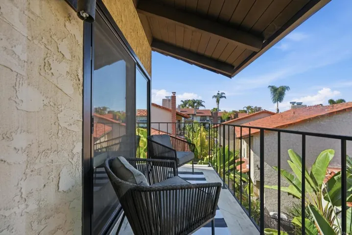 1907 Estrella De Mar Court A, Carlsbad, California 92009