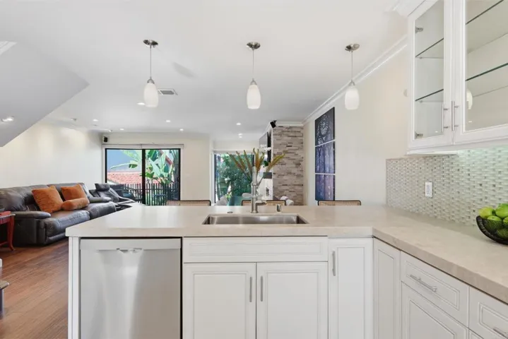 1907 Estrella De Mar Court A, Carlsbad, California 92009