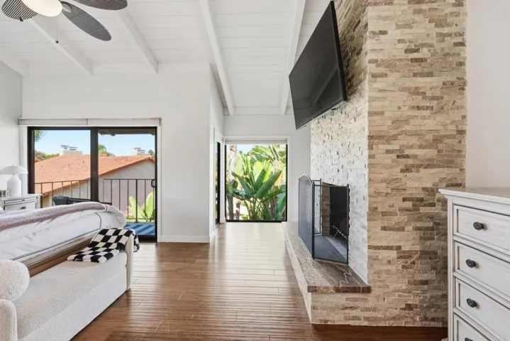 1907 Estrella De Mar Court A, Carlsbad, California 92009