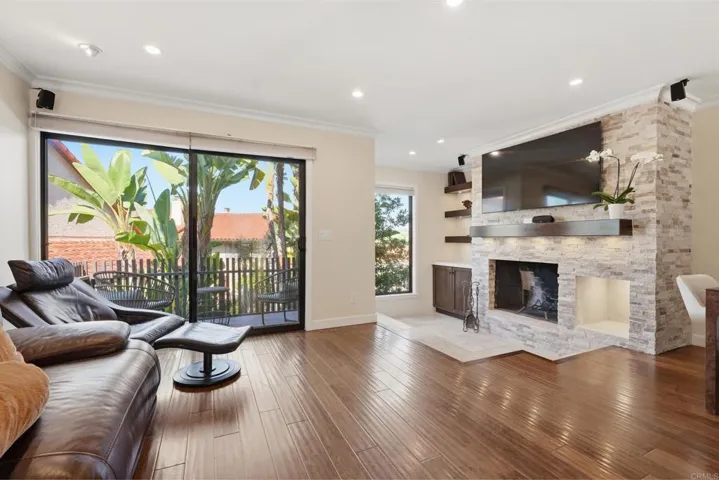 1907 Estrella De Mar Court A, Carlsbad, California 92009
