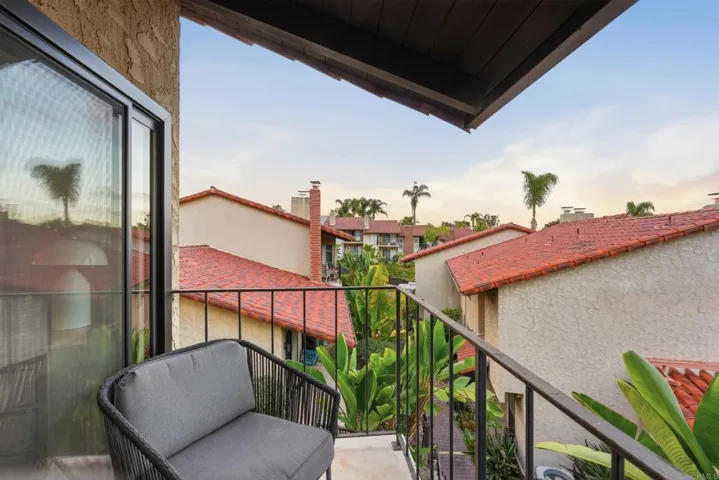 1907 Estrella De Mar Court A, Carlsbad, California 92009