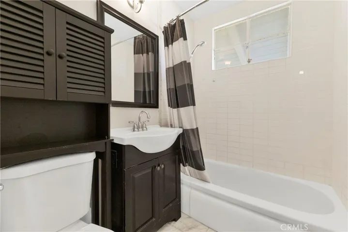 17455 Bullock Street, Encino, California 91316