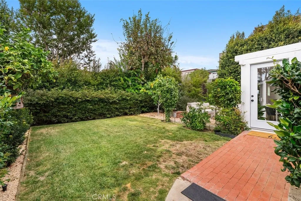 Lot size is approx. 7,500 square feet and look at this backyard complete with a lemon tree! Lot size is approx. 7,500 square feet and look at this backyard complete with a lemon tree!