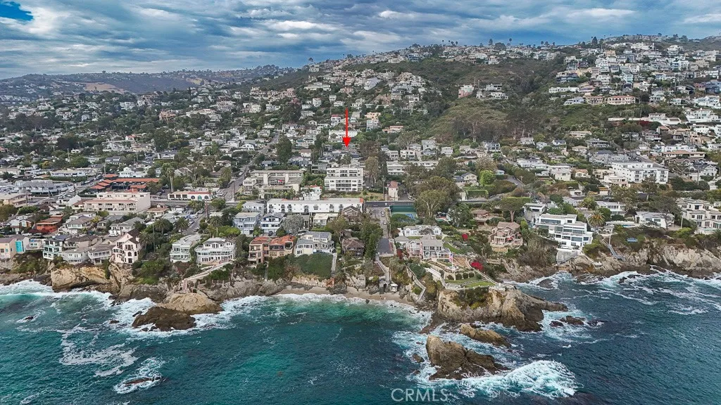 Close proximity to Woods Cove, Laguna Beach. Close proximity to Woods Cove, Laguna Beach.