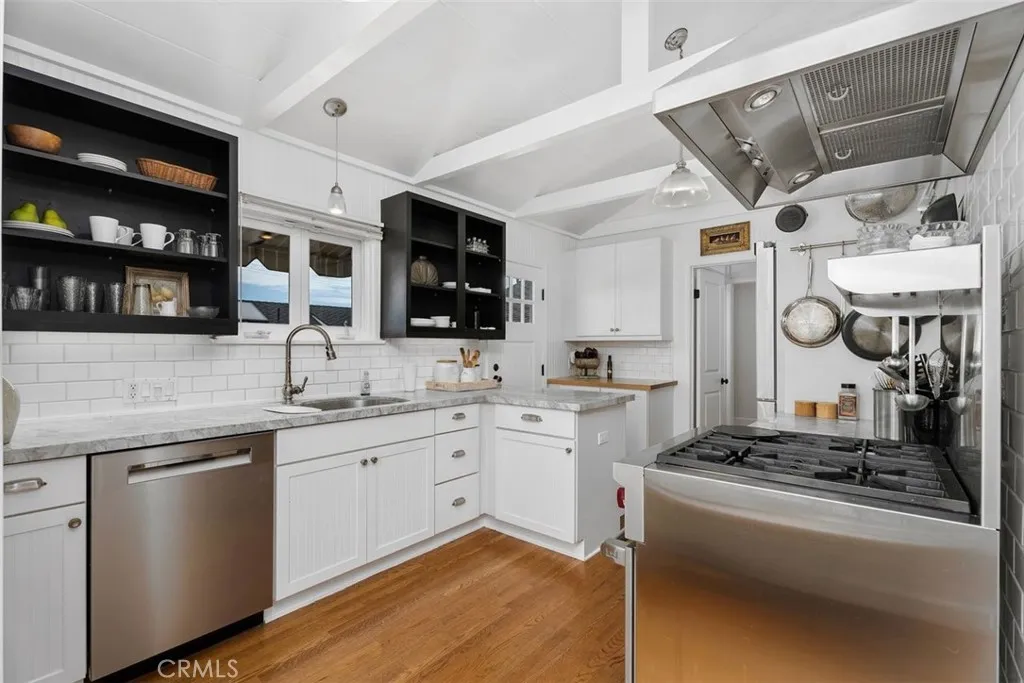 Upgraded kitchen with top of the line appliances and Brazilian granite countertops. Upgraded kitchen with top of the line appliances and Brazilian granite countertops.