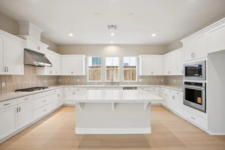 623 Santa Lucia Way, Marina, California 93933