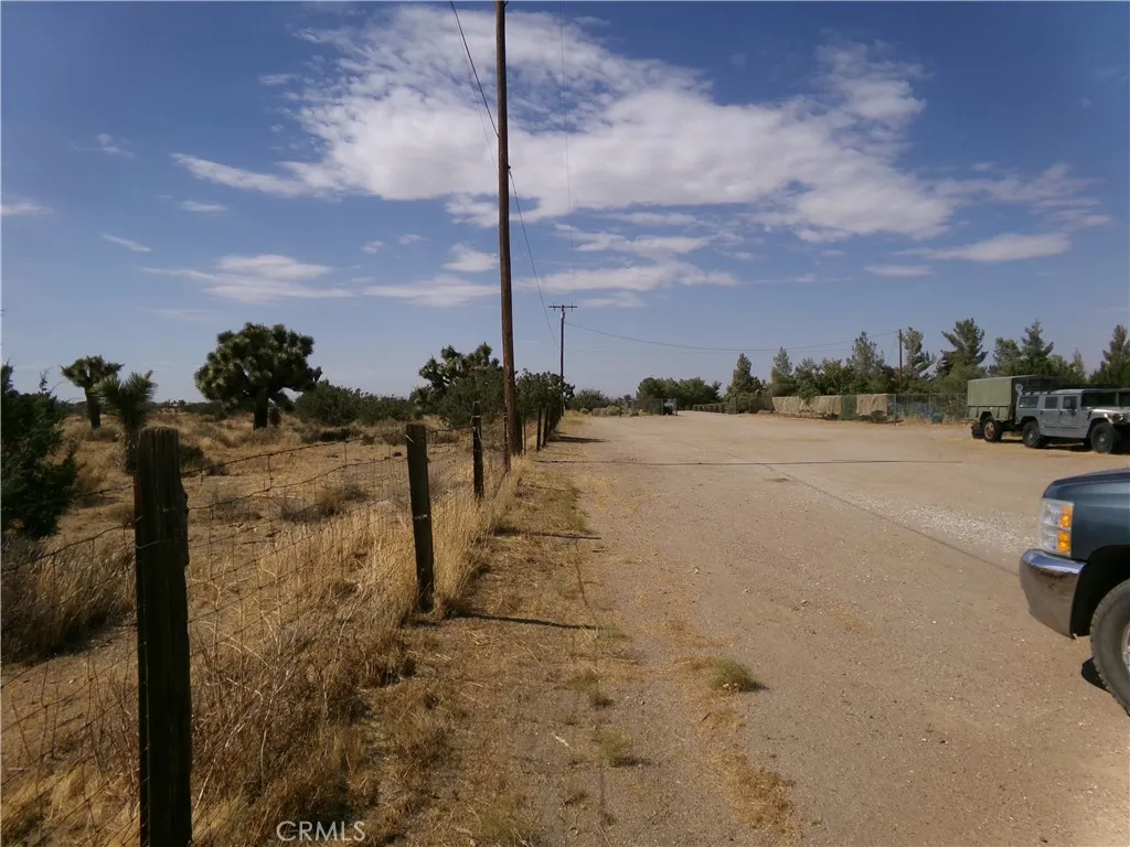 Daisy Rd looking north
