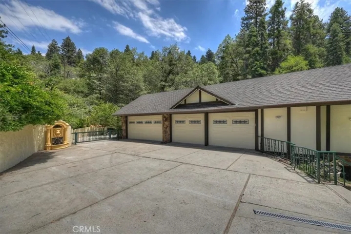 31221 Old City Creek, Running Springs, California 92382