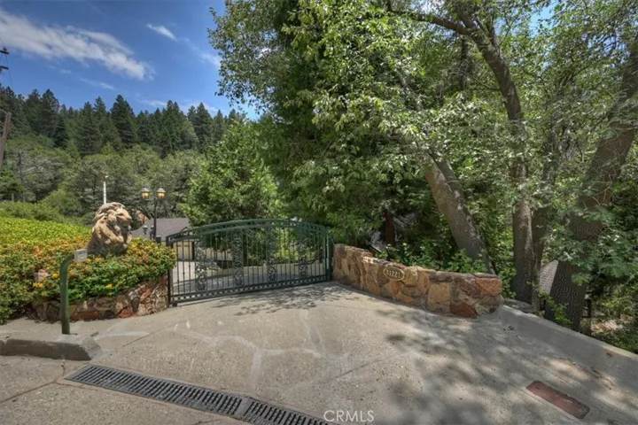 31221 Old City Creek, Running Springs, California 92382
