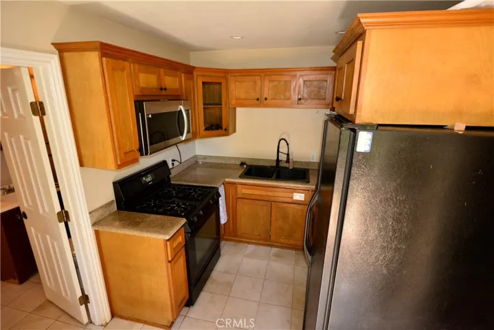 Ample Oak Cabinetry