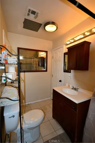 Clean updated bathroom.