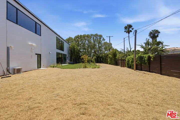 2106 Glyndon Avenue, Venice, California 90291