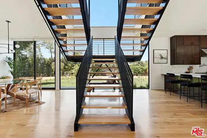 2106 Glyndon Avenue, Venice, California 90291