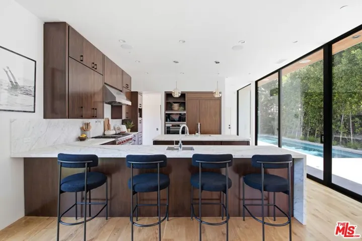 2106 Glyndon Avenue, Venice, California 90291
