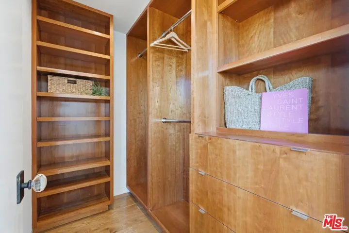 2106 Glyndon Avenue, Venice, California 90291