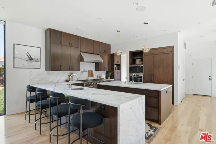 2106 Glyndon Avenue, Venice, California 90291