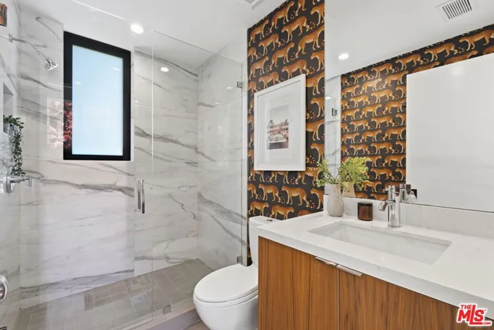 2106 Glyndon Avenue, Venice, California 90291