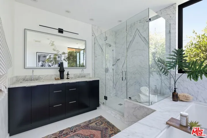 2106 Glyndon Avenue, Venice, California 90291