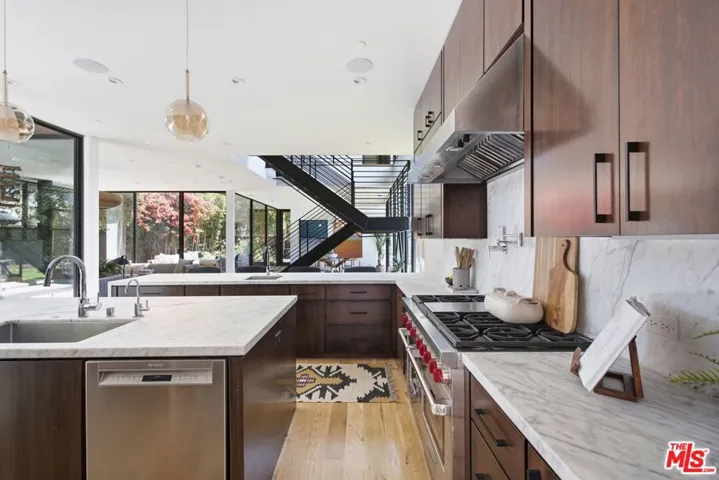 2106 Glyndon Avenue, Venice, California 90291