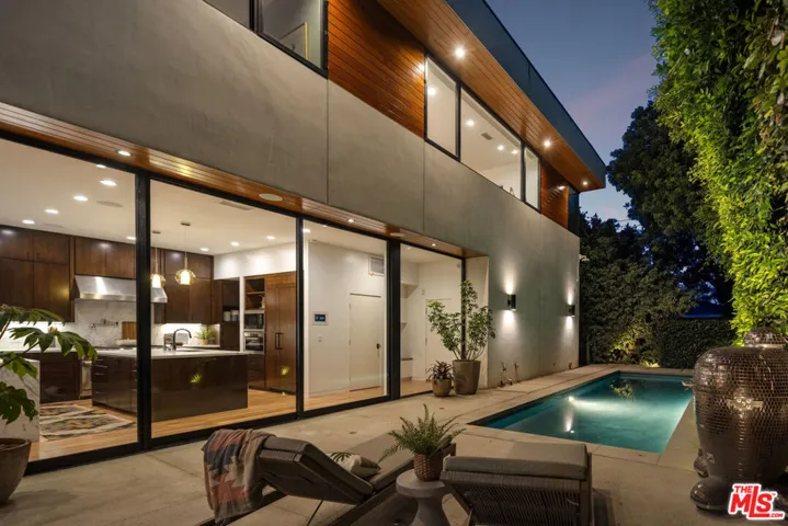 2106 Glyndon Avenue, Venice, California 90291