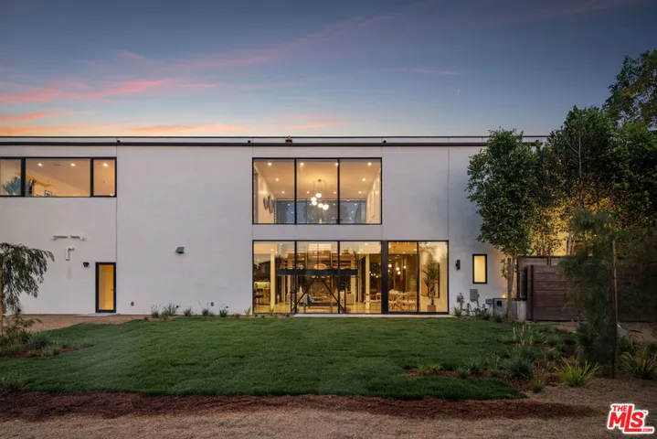 2106 Glyndon Avenue, Venice, California 90291