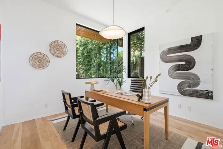 2106 Glyndon Avenue, Venice, California 90291