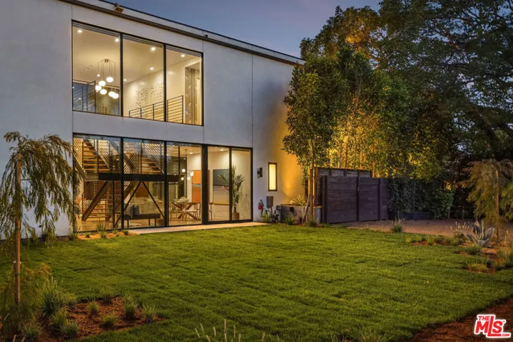 2106 Glyndon Avenue, Venice, California 90291