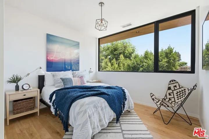2106 Glyndon Avenue, Venice, California 90291