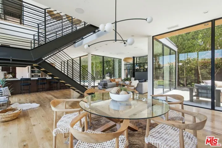2106 Glyndon Avenue, Venice, California 90291