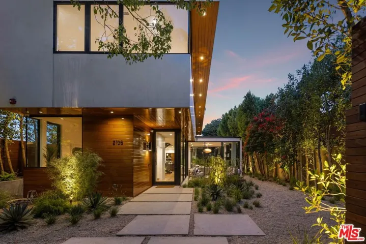 2106 Glyndon Avenue, Venice, California 90291